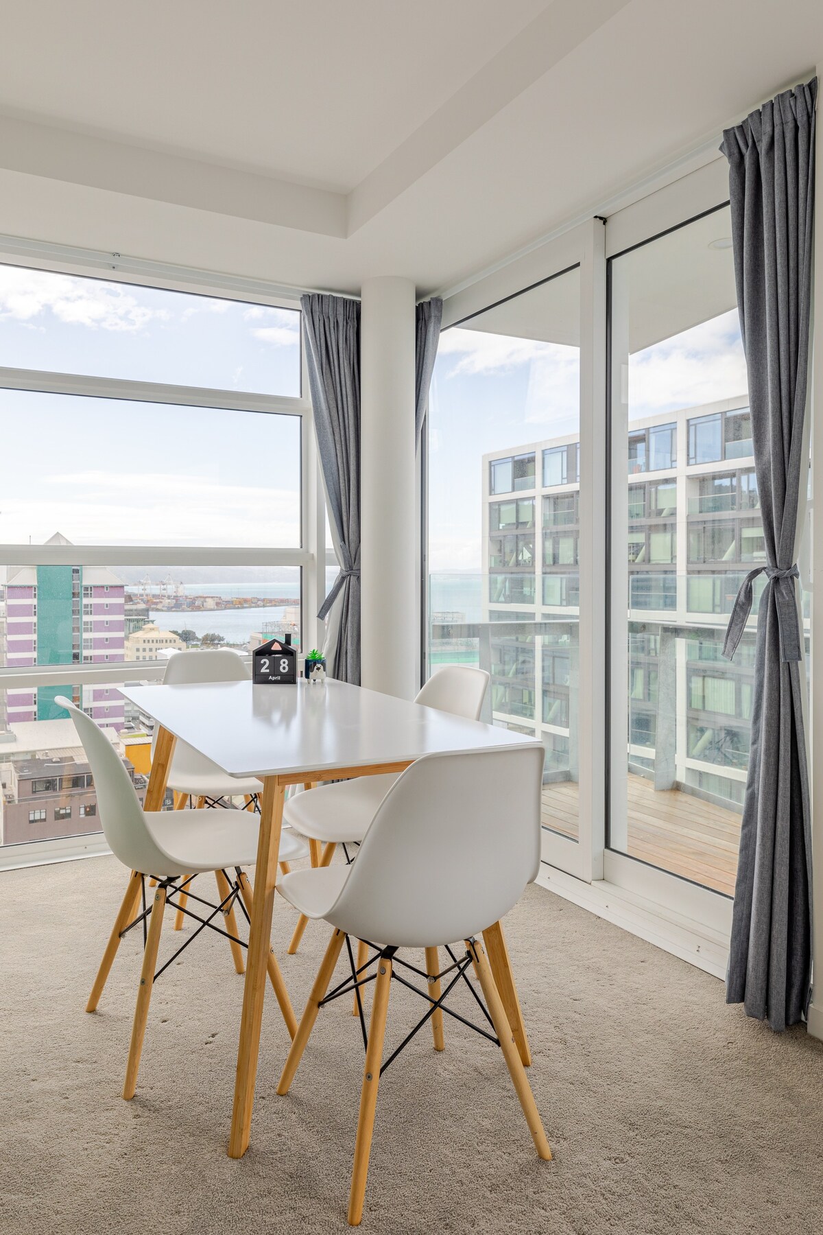 Harbour view two bedroom apartment at pinnacle