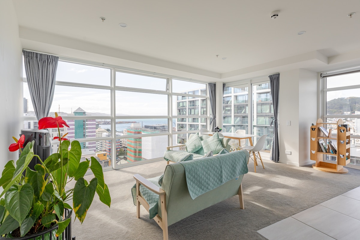 Harbour view two bedroom apartment at pinnacle