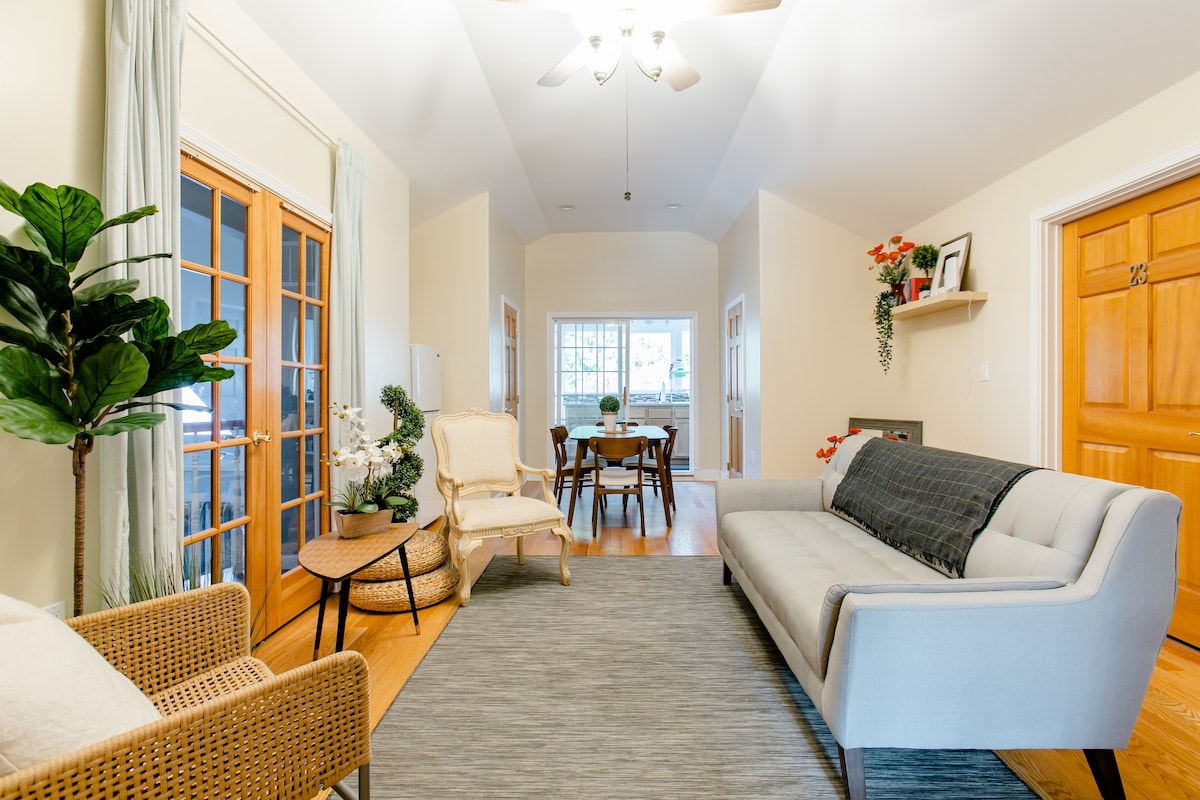 Cozy Corner Room In Lake Forest Park