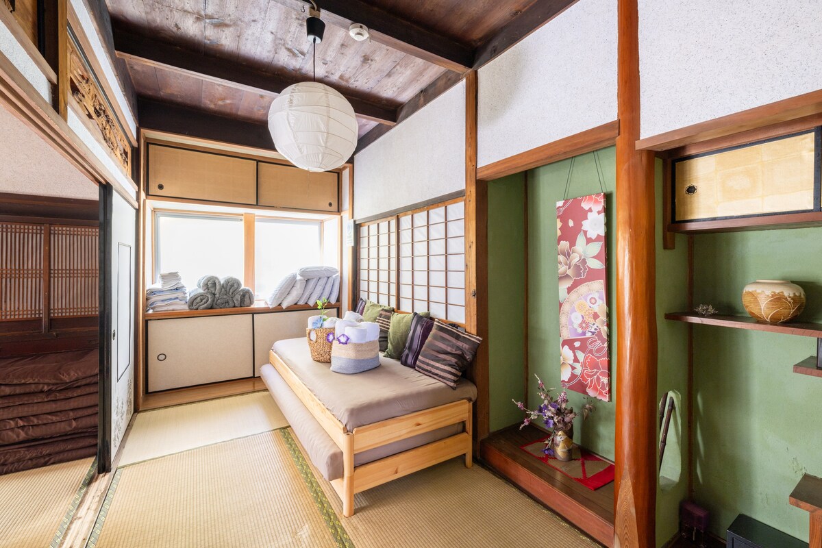 现在住在古老房子里有热门大海的老房子里，这是一个热门地区的Awaji岛，还有一栋私人住宅，景色优美！消毒完備最大13名