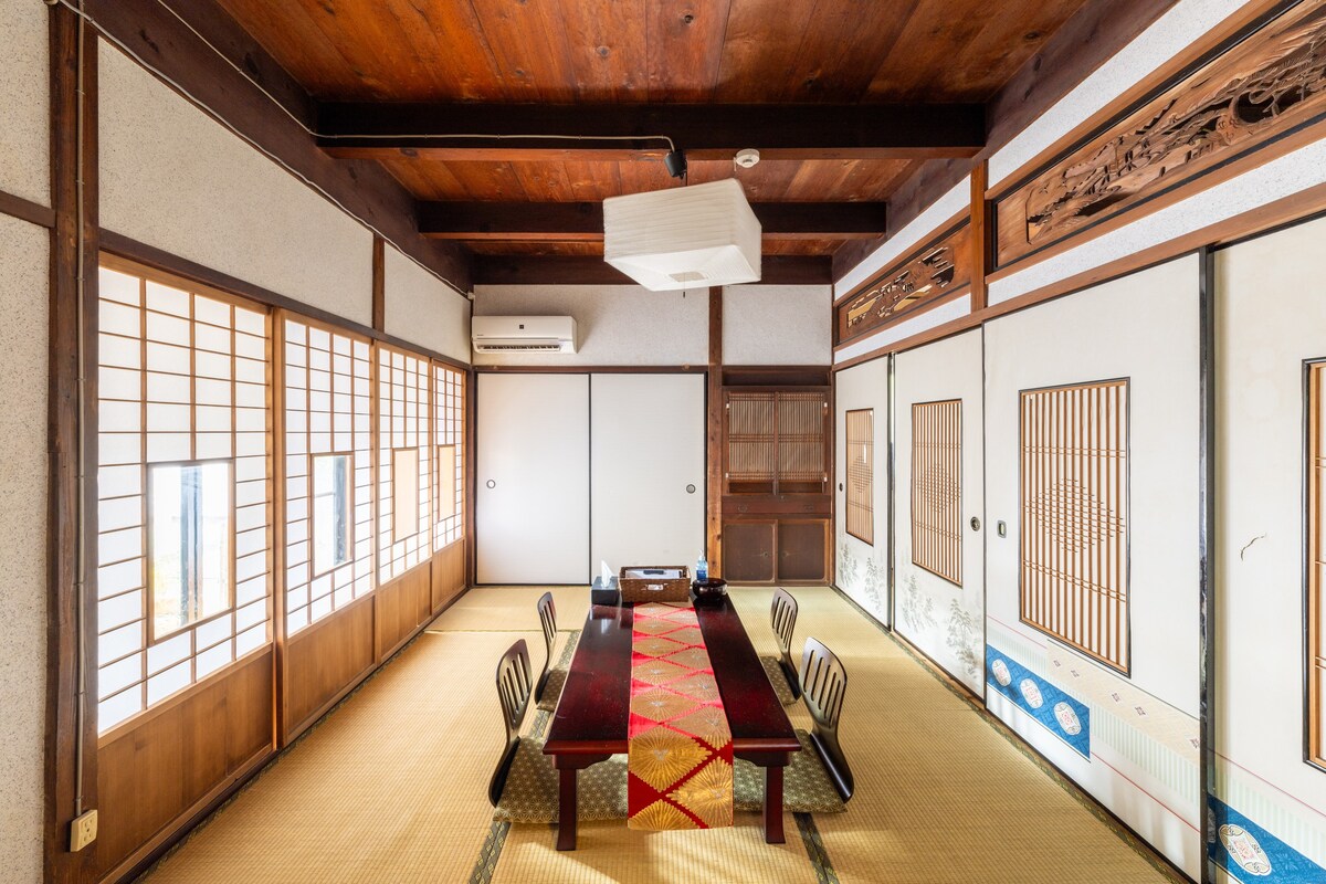 现在住在古老房子里有热门大海的老房子里，这是一个热门地区的Awaji岛，还有一栋私人住宅，景色优美！消毒完備最大13名