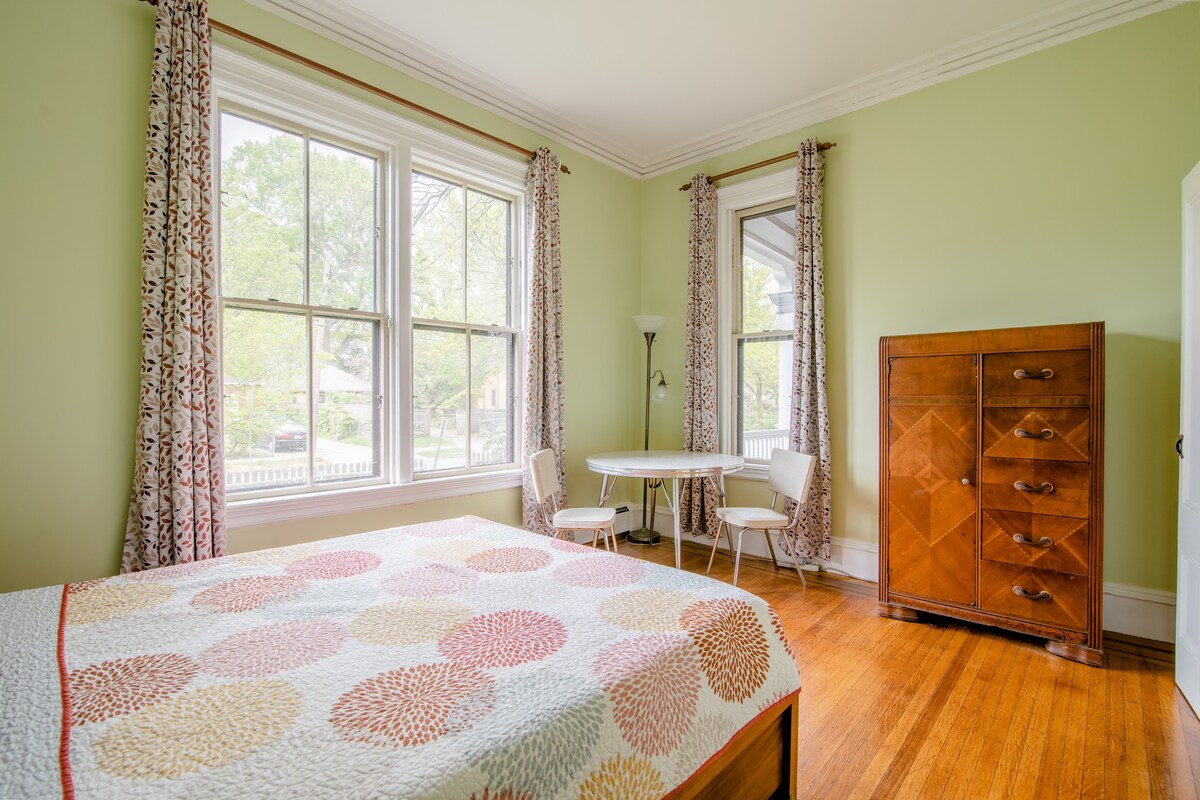 The Earth Room at Spacious Historic Horton House