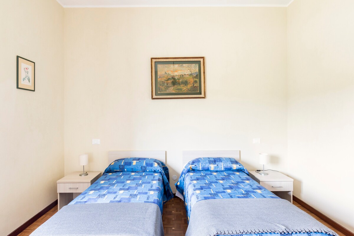 Locanda Cavallo Bianco套房，两间卧室和卫生间