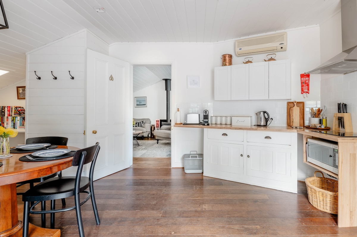 Chic Countryside Barn Loft at Marybank Estate