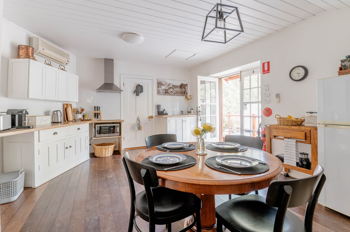 Chic Countryside Barn Loft at Marybank Estate