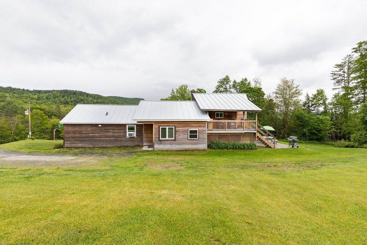 Wright 's Mountain Retreat with Sauna