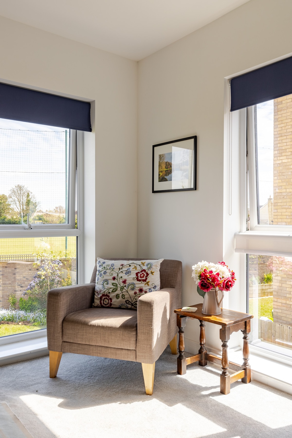 Private room in modern residential home in Bath