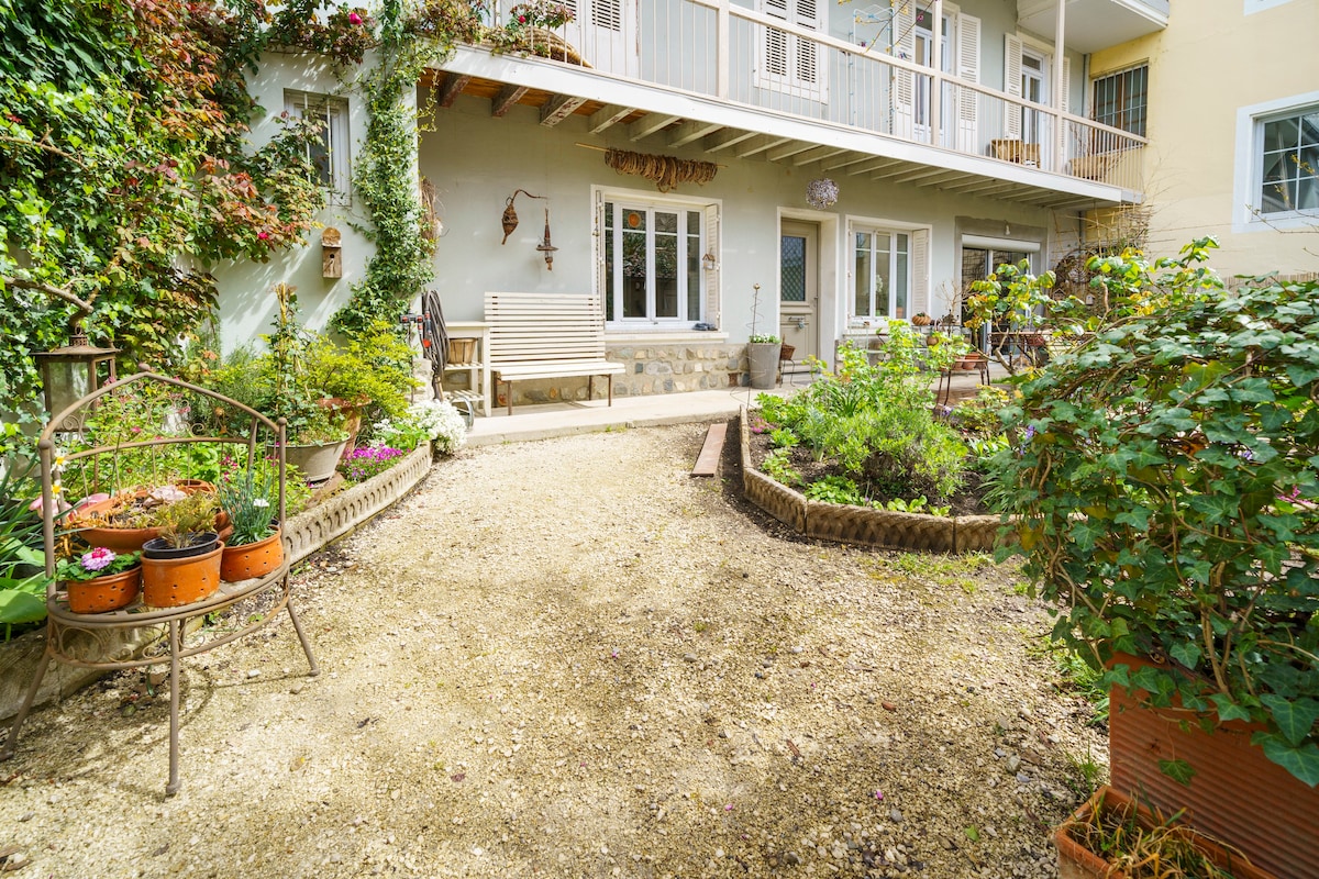 Maison très calme avec jardin en plein centre