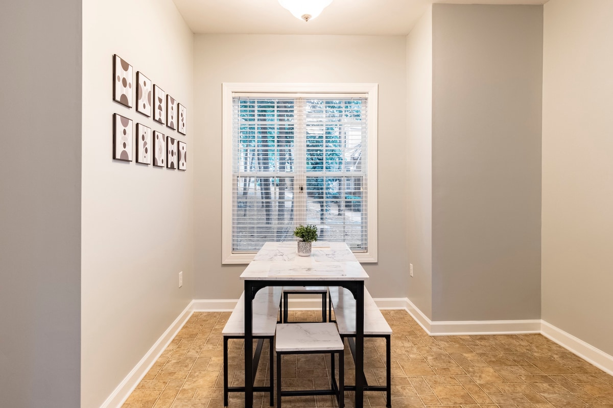 Full Townhouse in Downtown Raleigh | NC State Univ