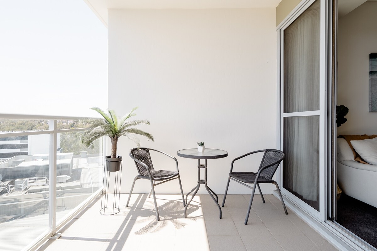 Rouse Hill Town Centre Top-Floor Apartment