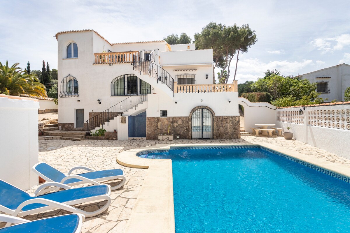 Mediterranean Villa in Cala Ambolo - stunning pool