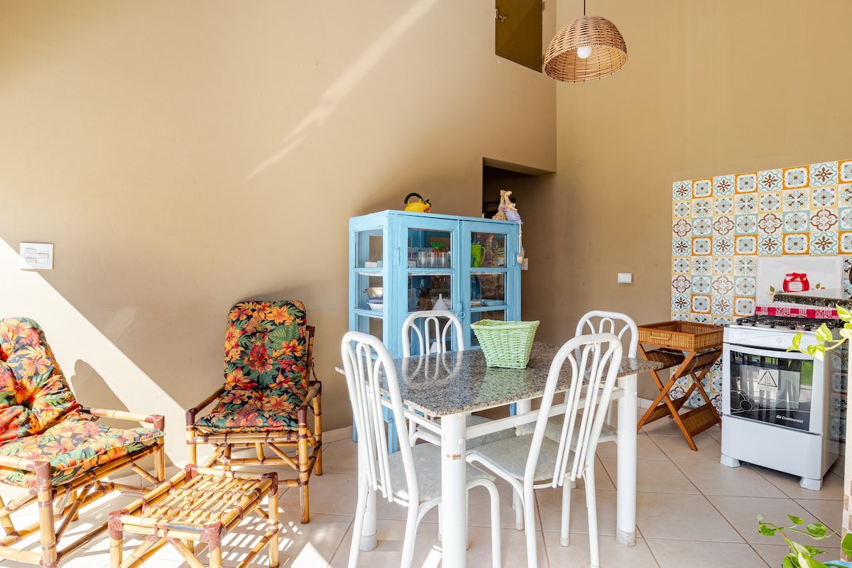 Casa com ampla área verde em São Pedro-SP