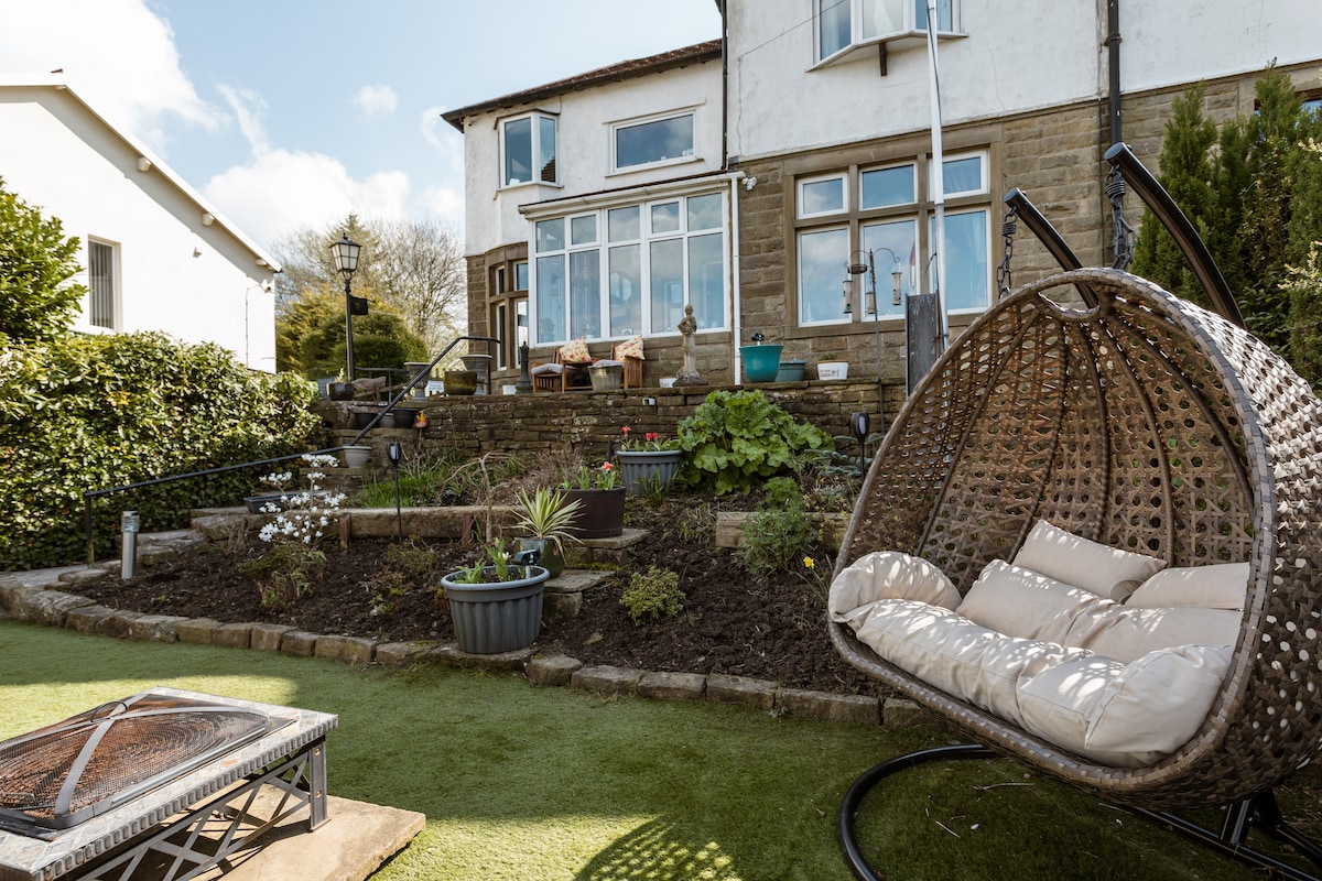 Double room with amazing views in Barnoldswick.