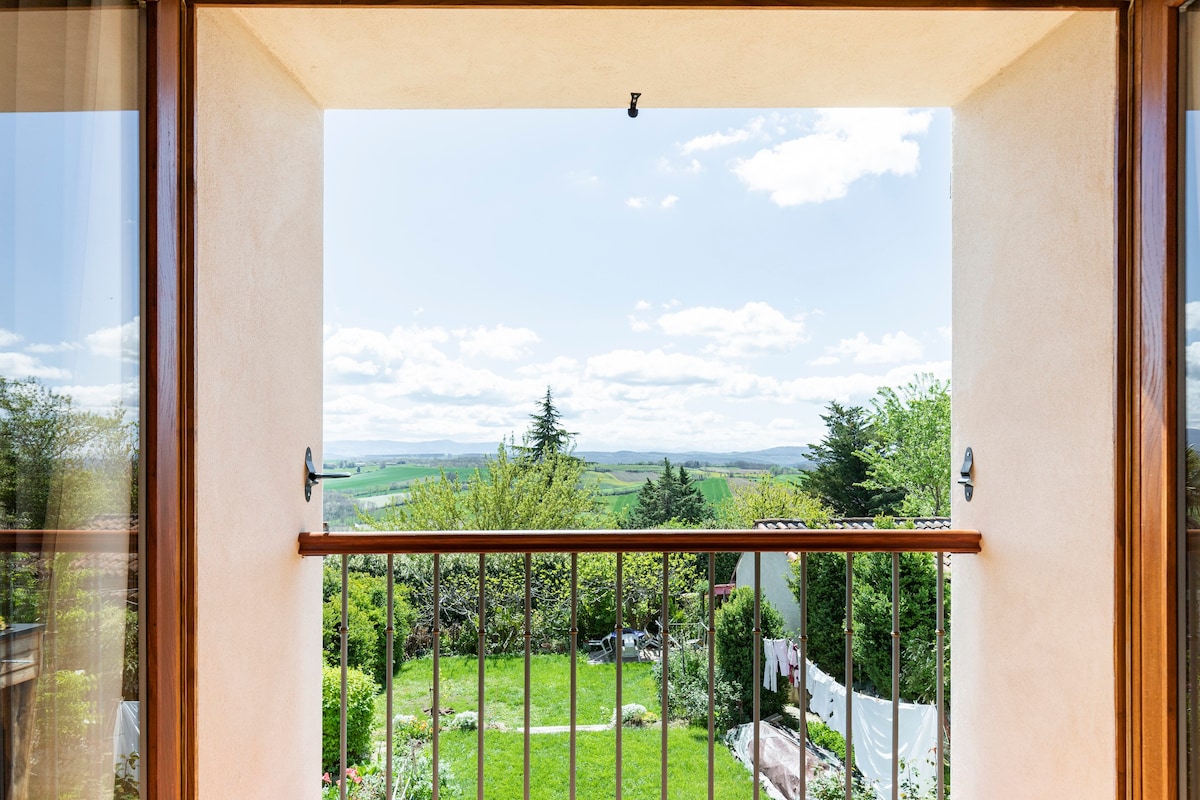 Appartement dans village artistique- une chambre.