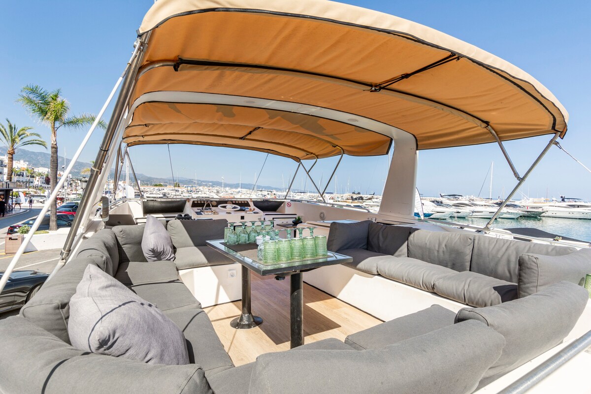 Luxury 20m yacht  rent Duqesa Estapona Sotogrande