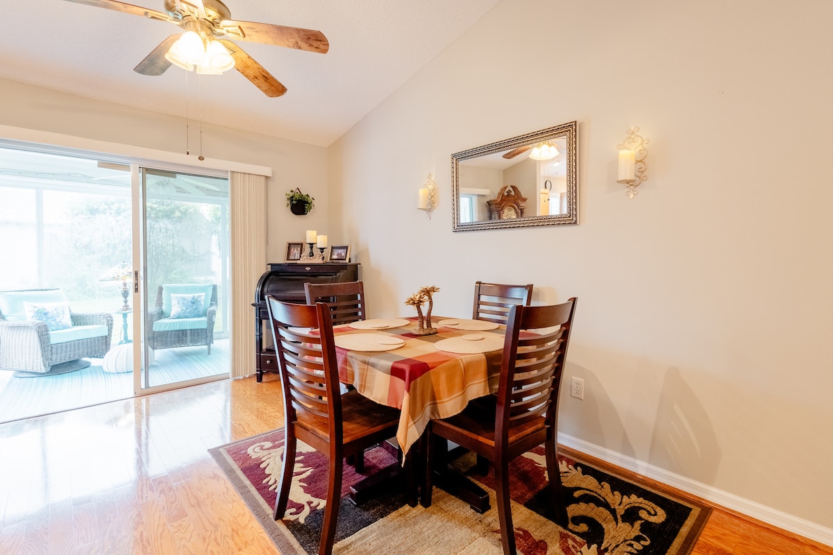 Private Bedroom and bathroom near Sumter Landing