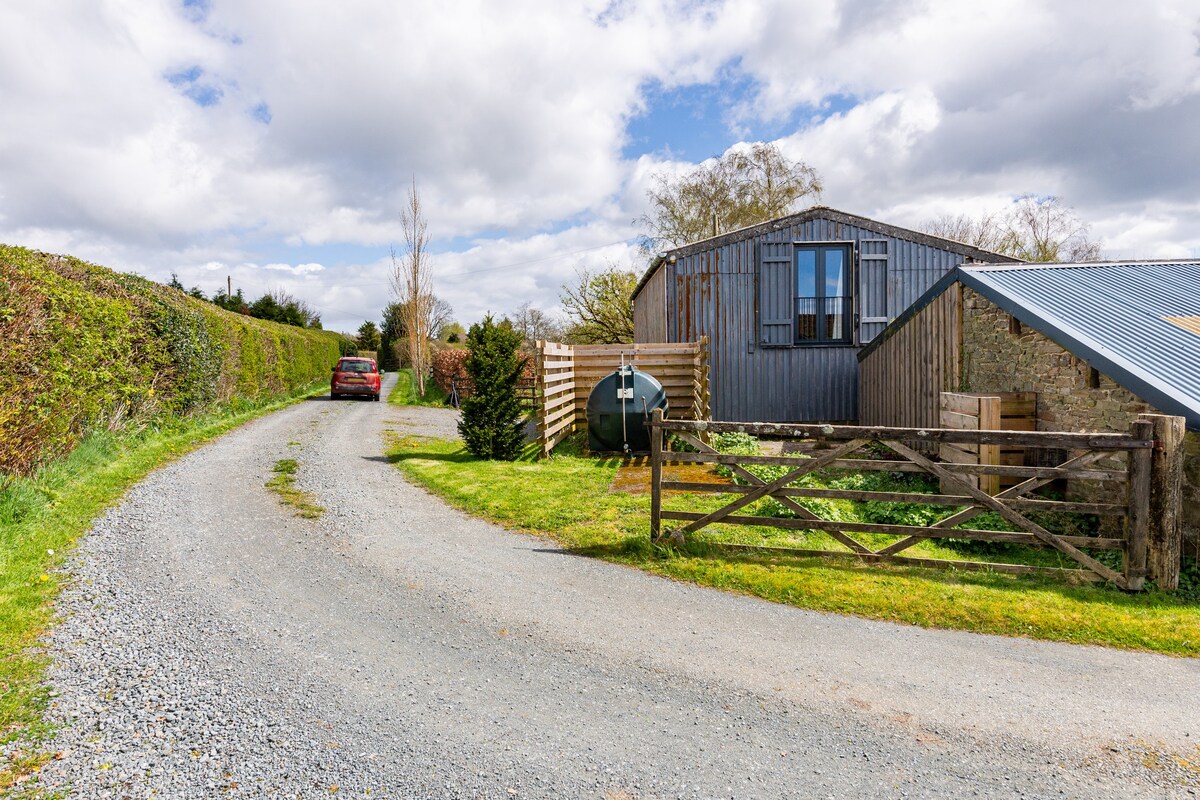 干草阁楼（ The Hay Loft ） -怀伊河（ Hay on Wye ）附近改建的干草谷仓。