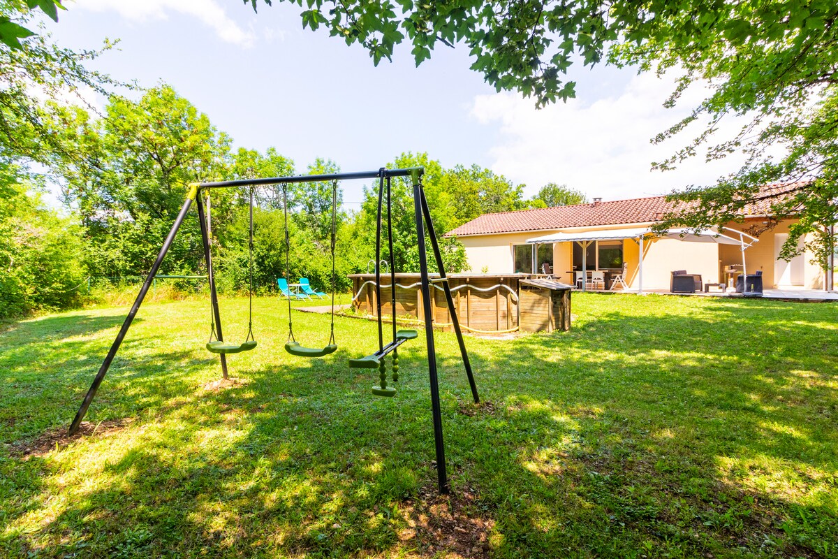 Maison avec piscine privée en bois