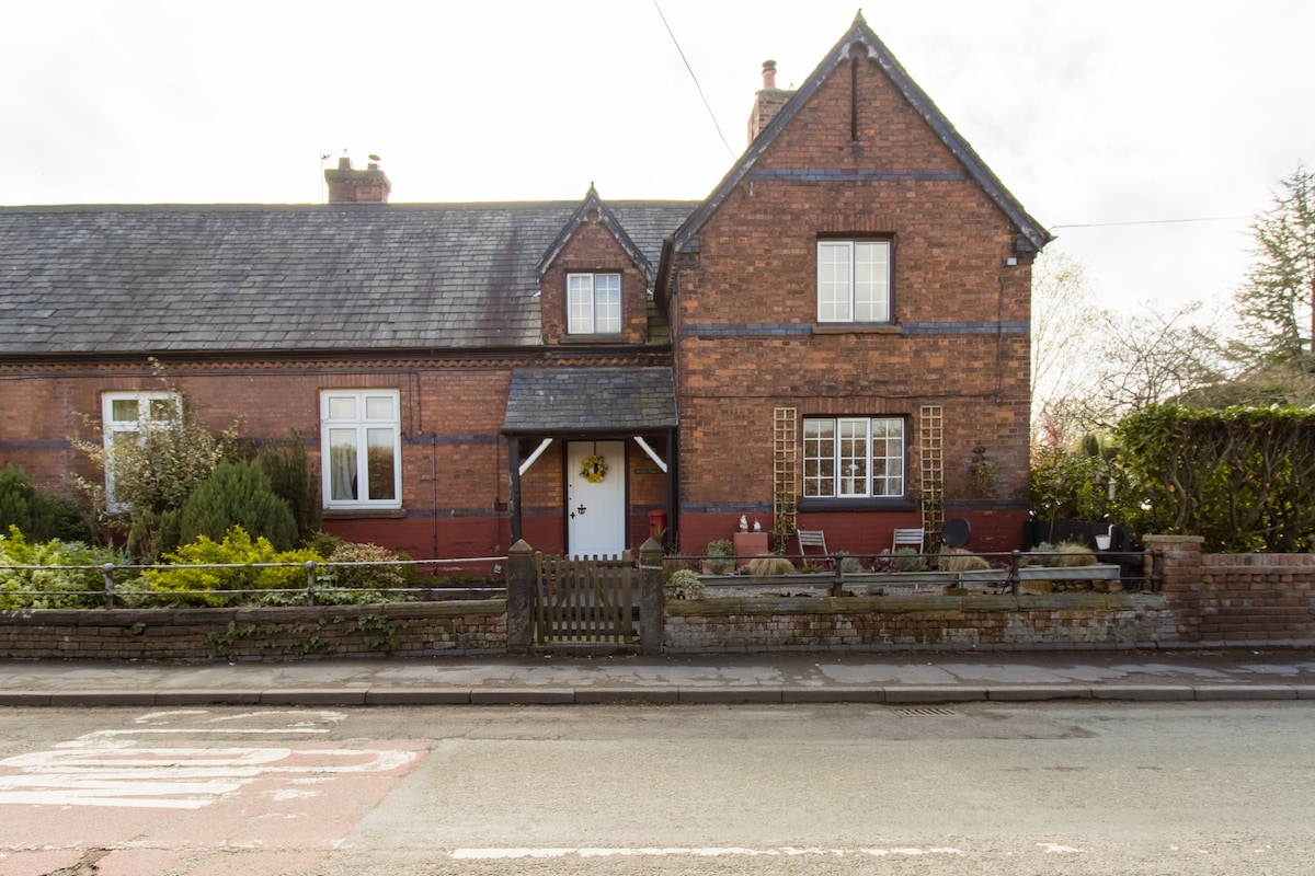 Country living at School House in Comberbach