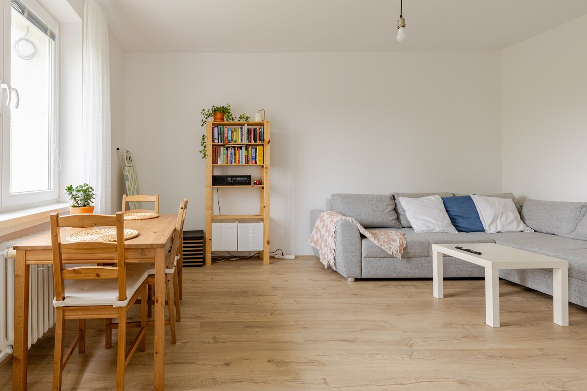 Quiet apartment near the lake