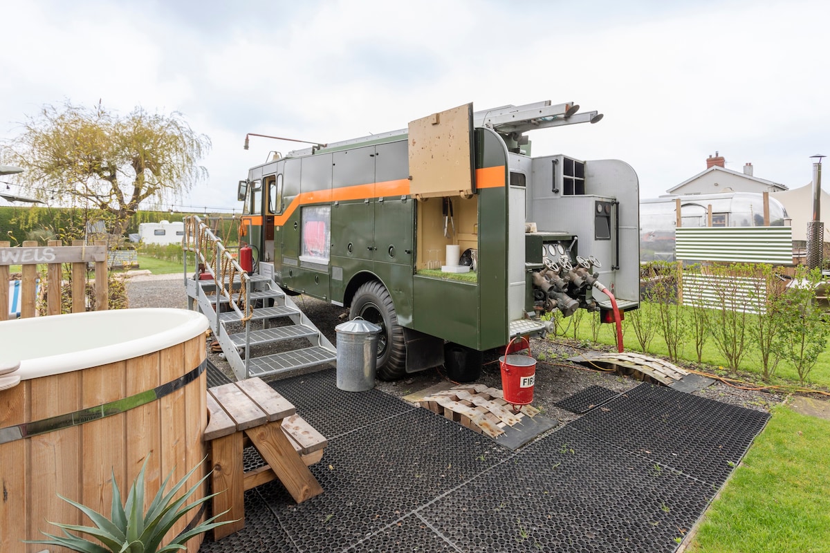 Manor House Glamping Green Goddess fire engine