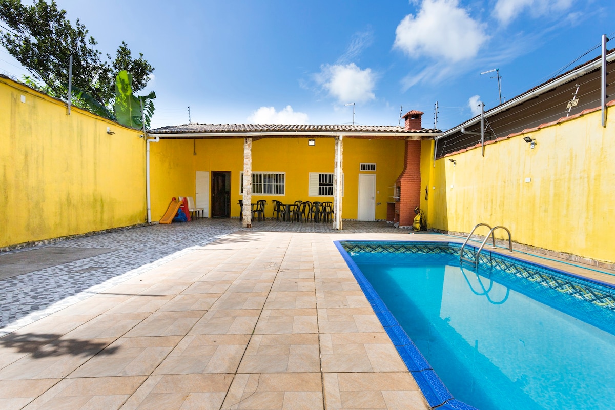 带游泳池的房子距离普拉亚（ Praia ） 300米