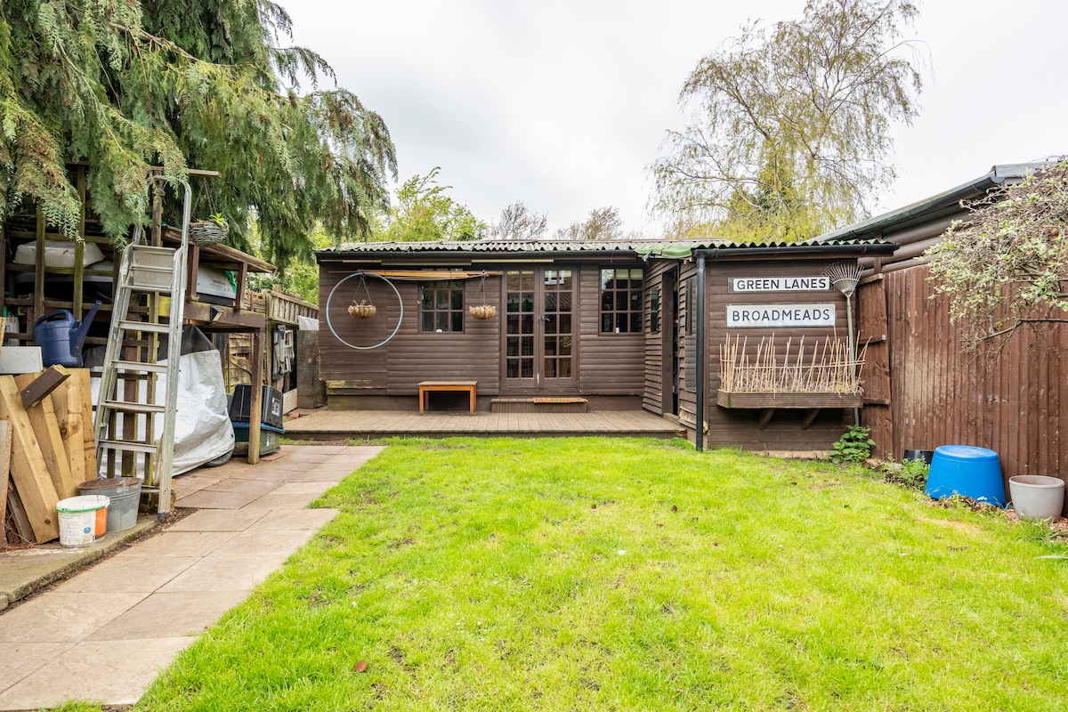 Garden cabin