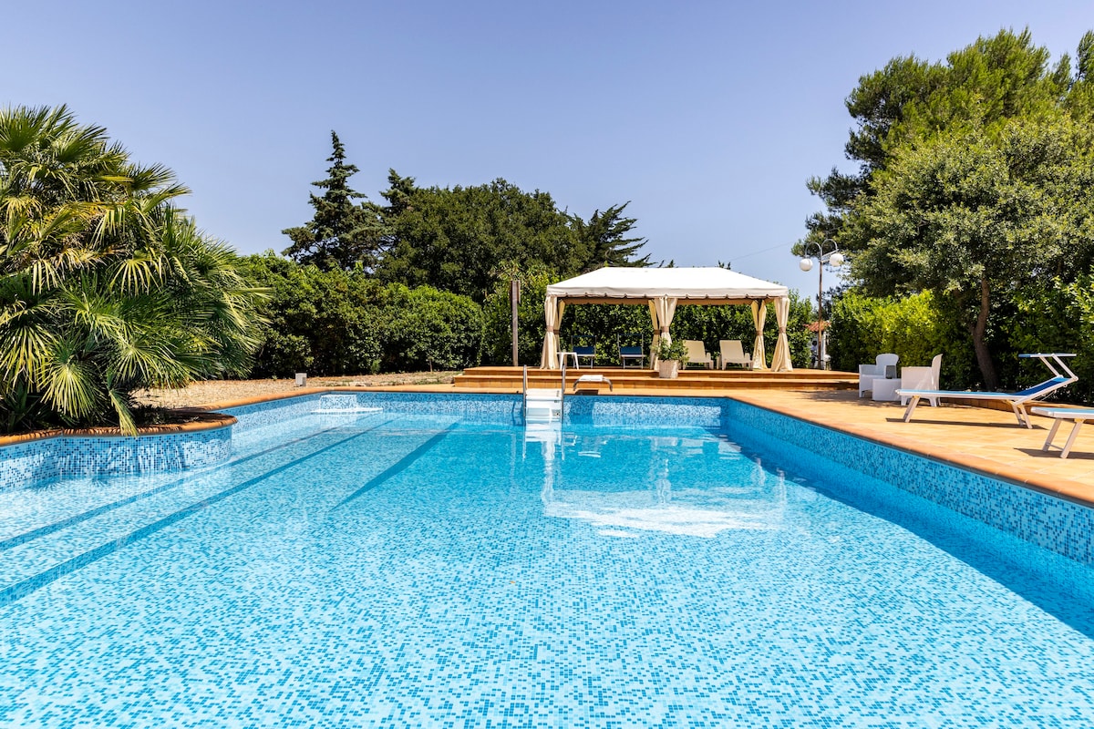 Il Corbezzolo a Cernera - Casa Vacanze con piscina