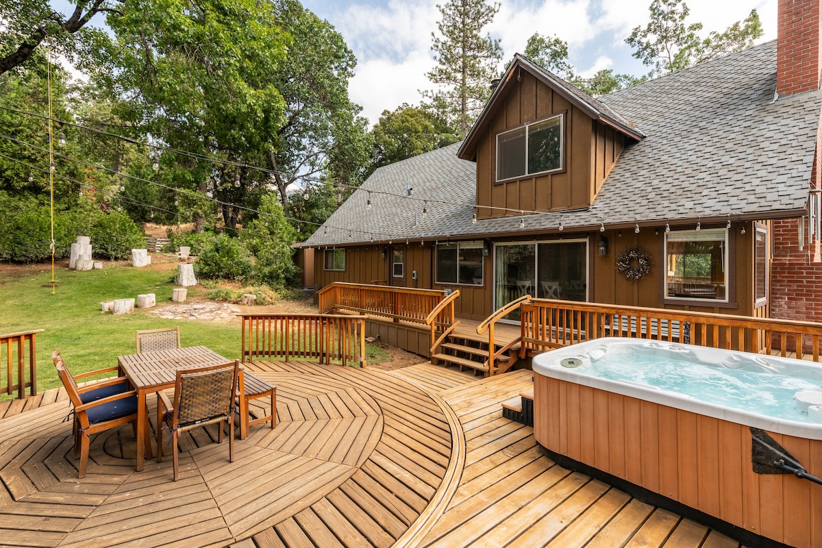 Sequoia Retreat: Spacious Cabin/Hot tub/SunDeck
