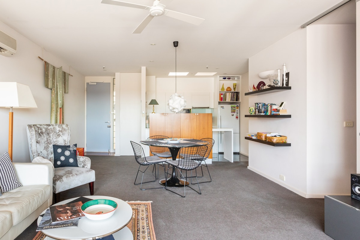 Large & light  1 bed apartment in vibrant Fitzroy