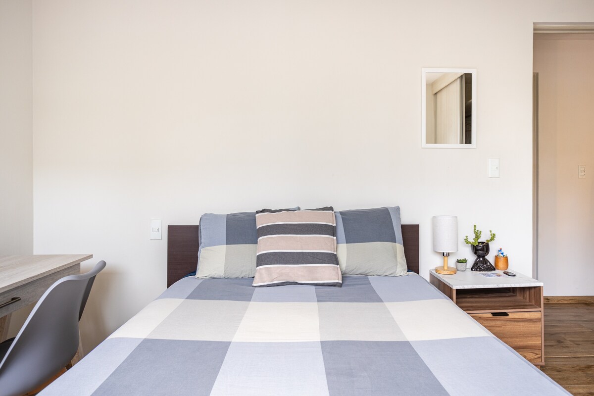 Cozy Bedroom in the heart of Roma Norte
