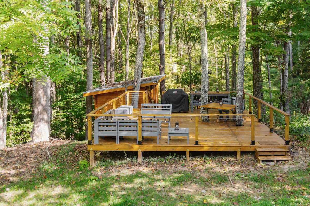 Tiny Treehouse on Bent Mountain