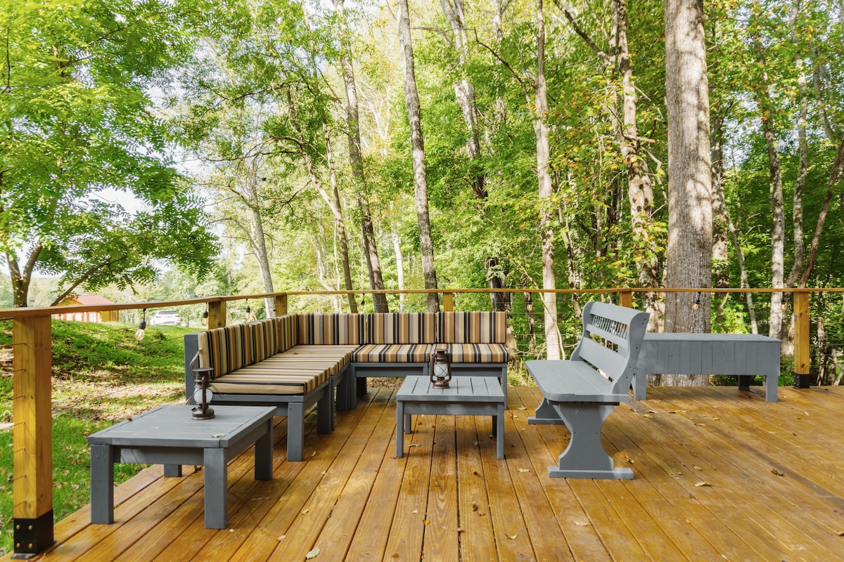 Tiny Treehouse on Bent Mountain