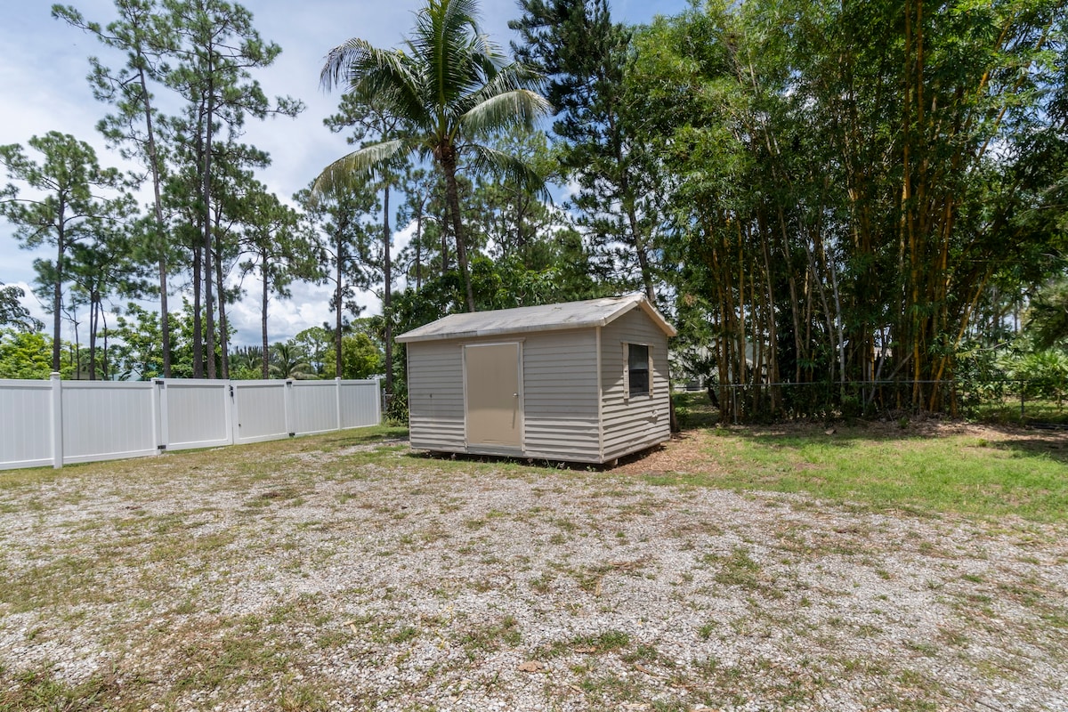 A Vacation Home with Heated Pool and Cookout Area