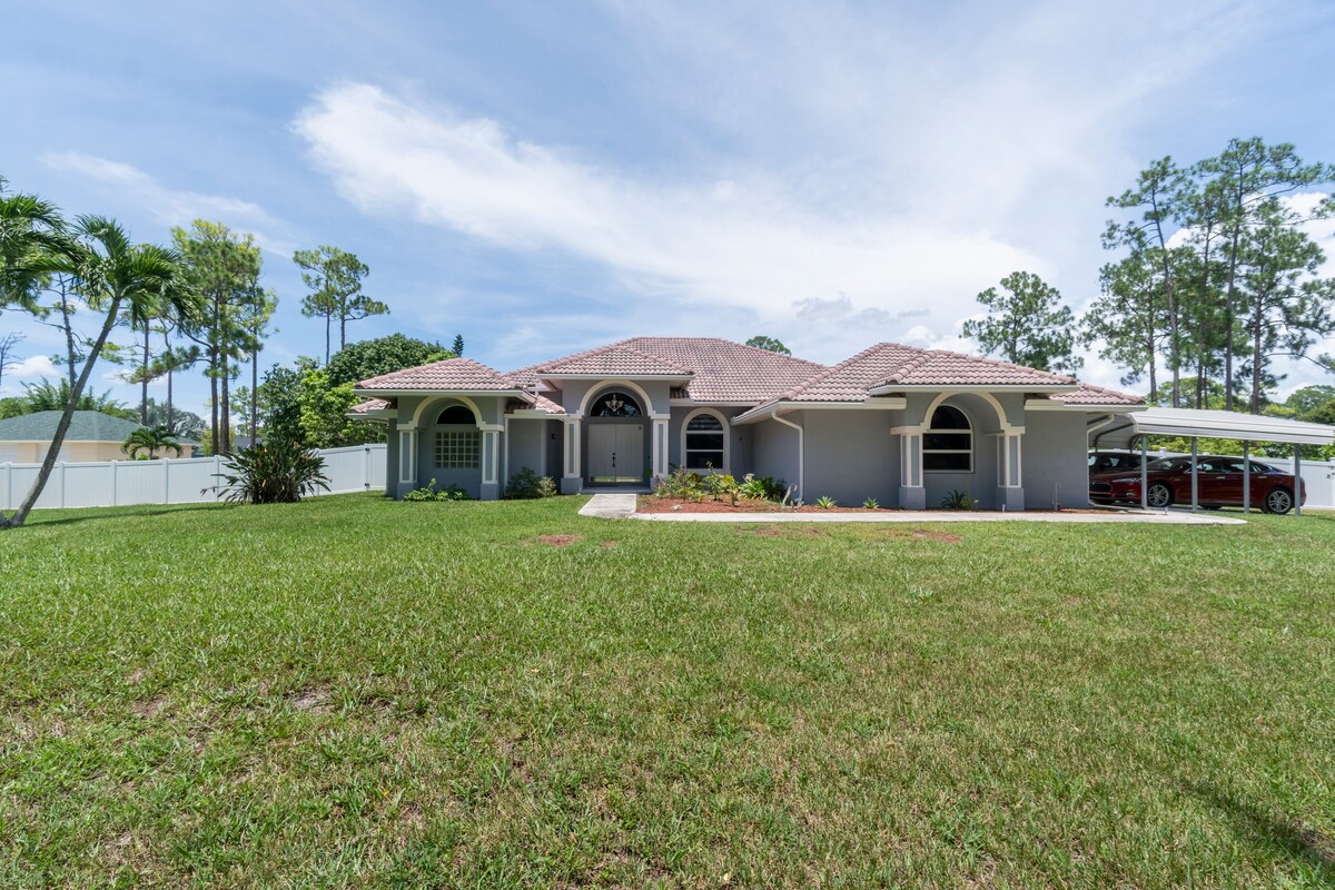 A Vacation Home with Heated Pool and Cookout Area