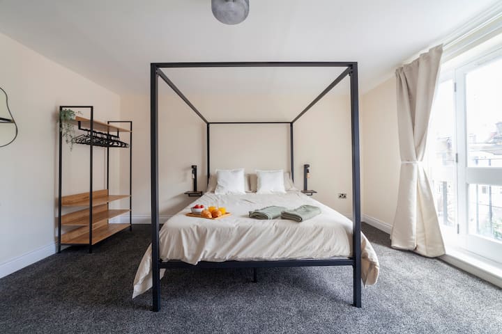 Arte Stays London managed Airbnb listing 3