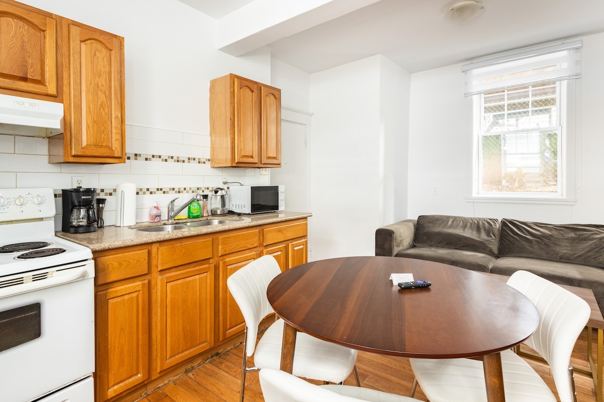 Premium location | Lovely 3 BR downtown Montreal