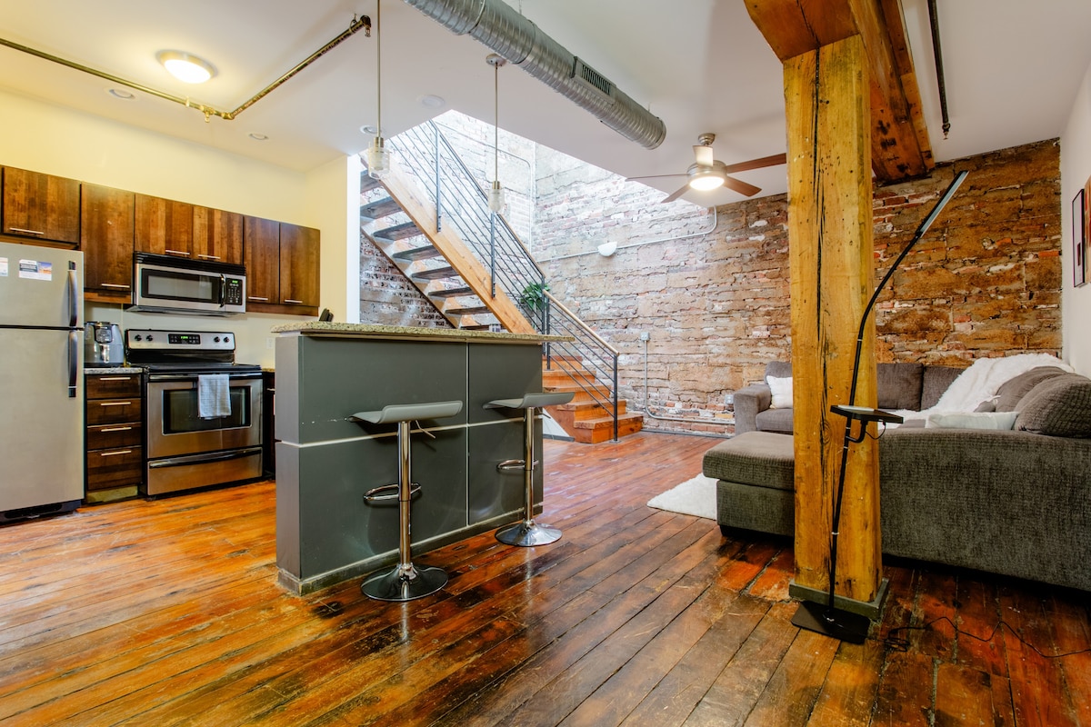 Modern & Historic Loft - in Heart of Downtown RVA