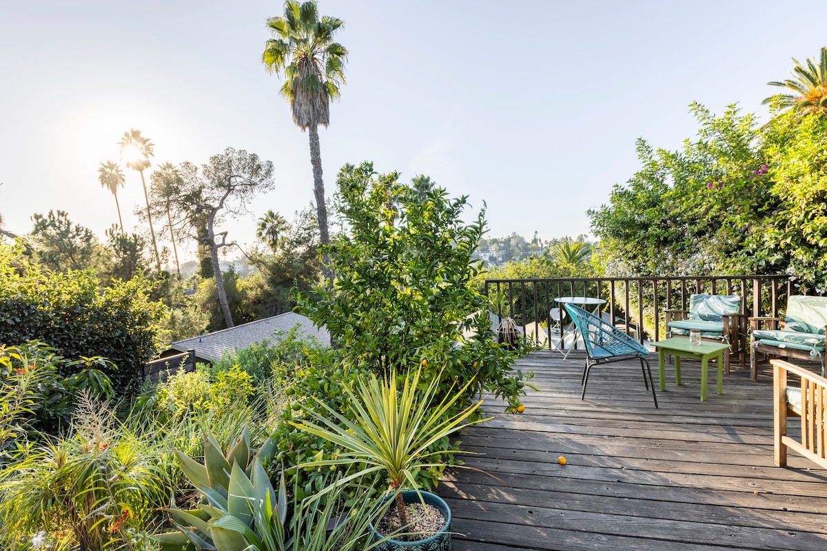 The Paradise Hot-Tub Treehouse