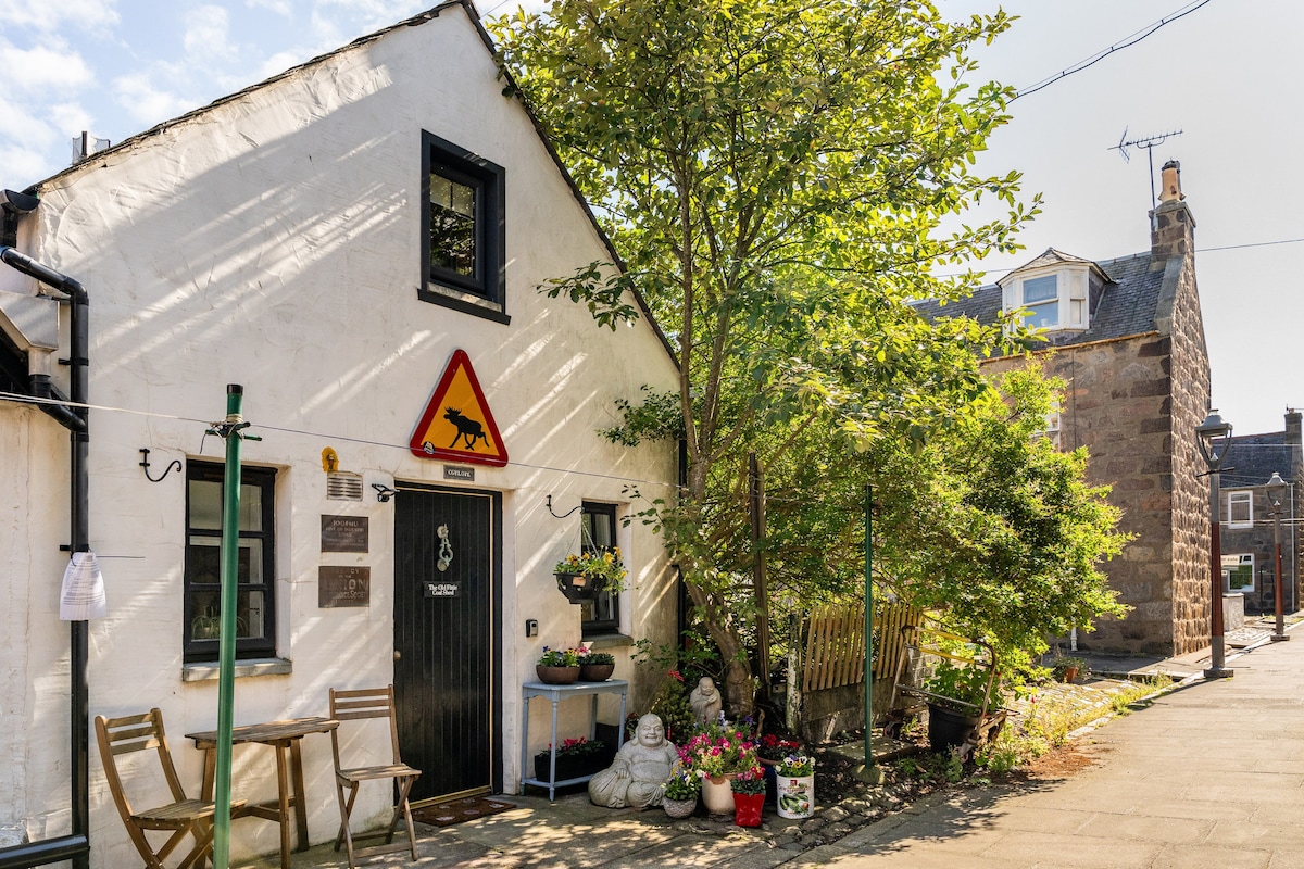 The Fittie Coal Shed, On The Beach, Quirky, Unique