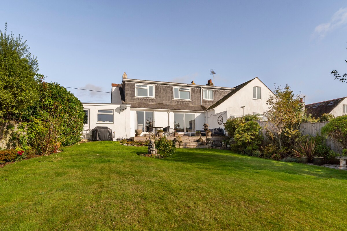 Sea and countryside  views In  South Devon -2 bed