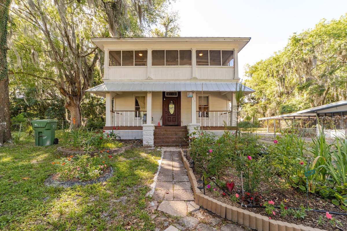 Historic district cozy apartment in Palatka, FL