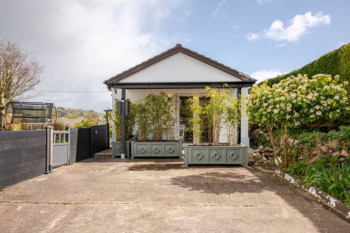 The Country Hideaway Apartment