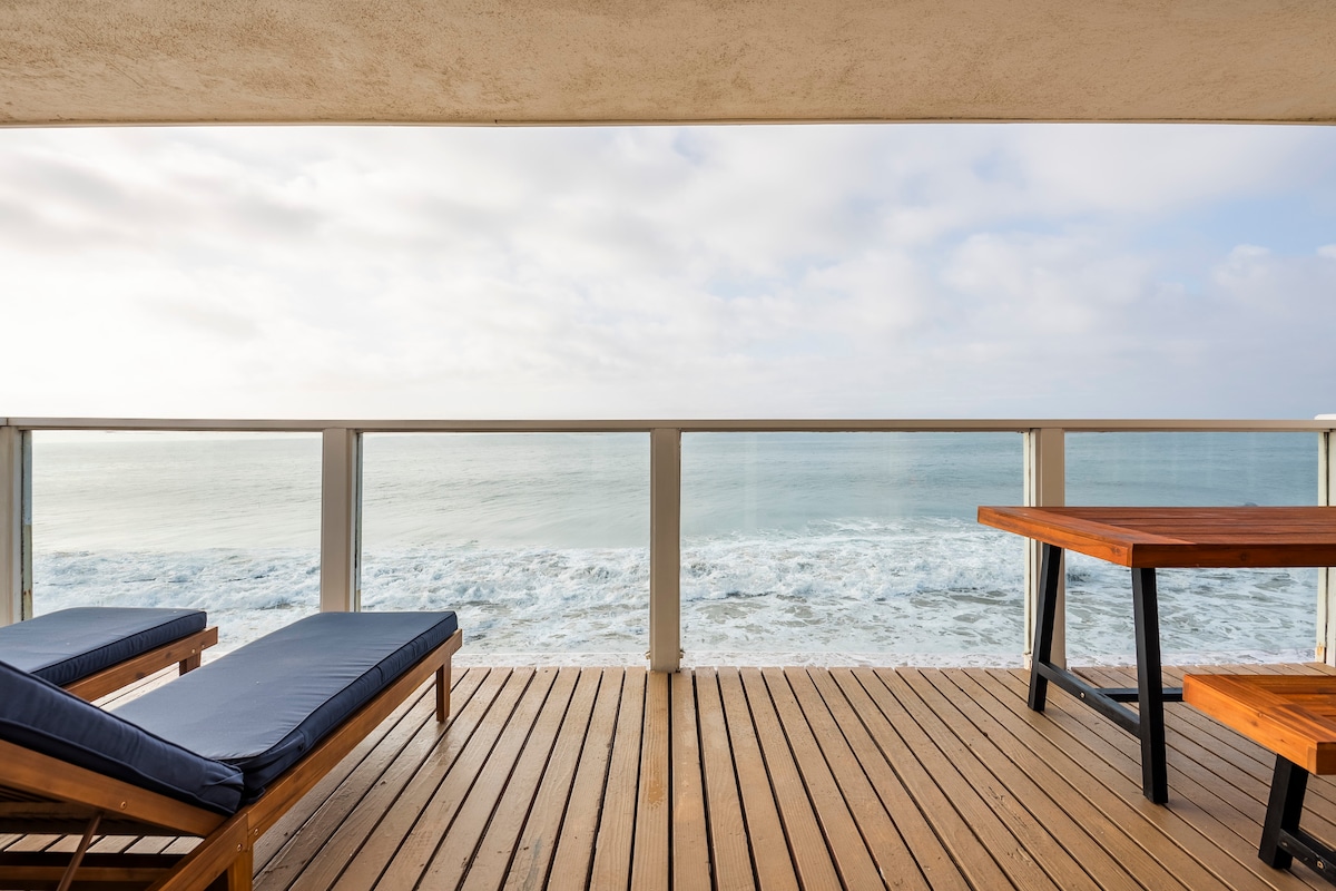 Honeymoon Oceanfront Suite on Malibu Road