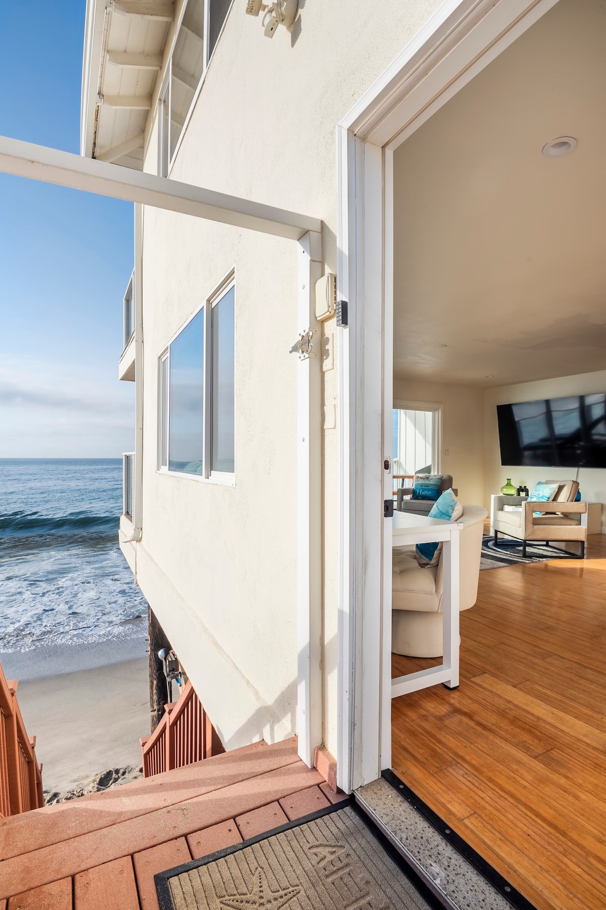Honeymoon Oceanfront Suite on Malibu Road