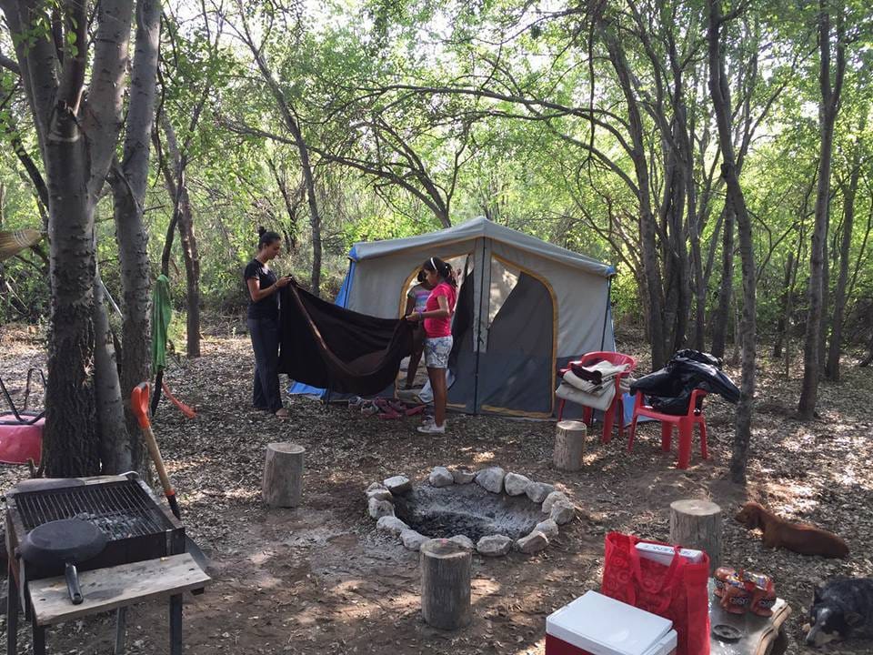 Zona De Camping El Abuelo Campamento