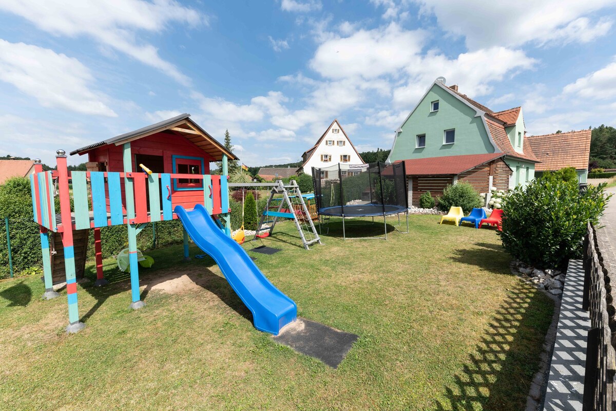 Green House Xadu (Pleinfeld), Ferienhaus St. Veit - Green House mit großem Spielgarten