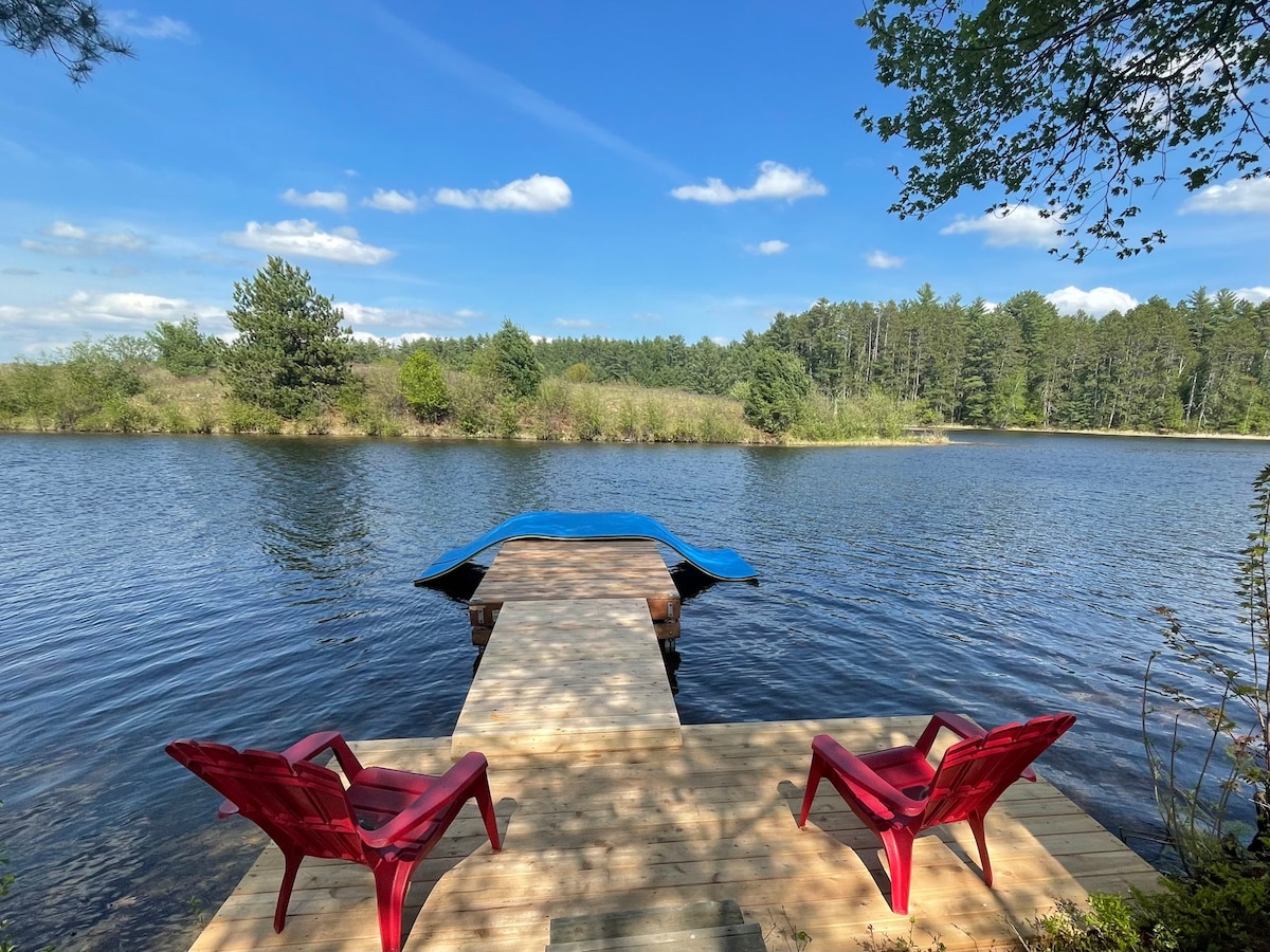 Riverside Retreat Killaloe-Log小屋配备热水浴缸！