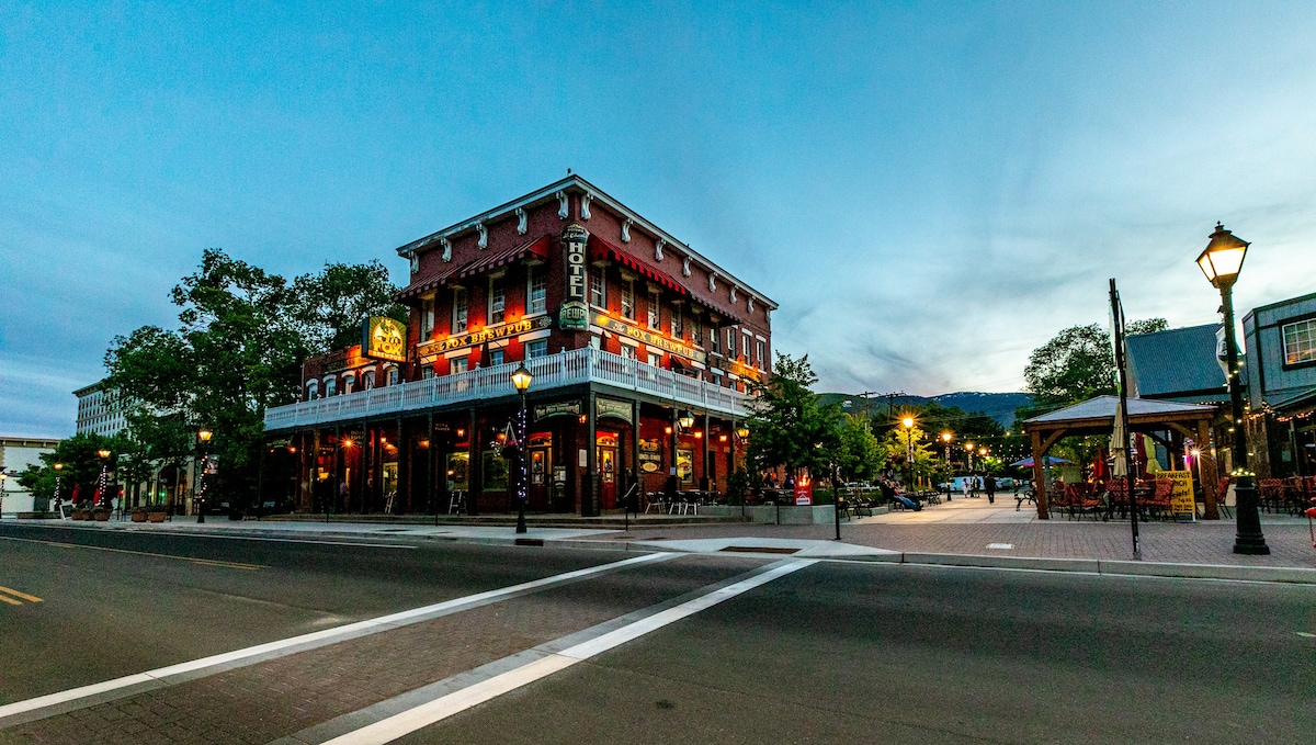 Historic St Charles酒店218号房