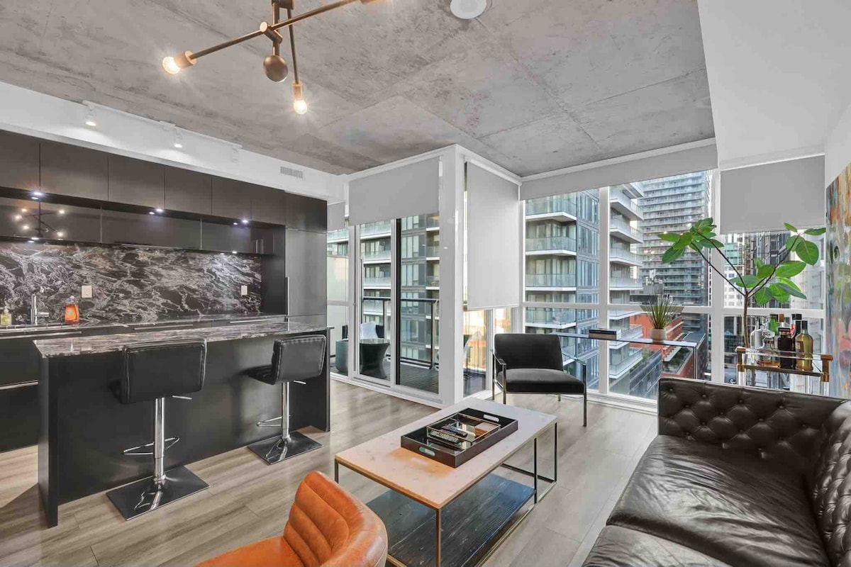 Condo In Downtown Toronto